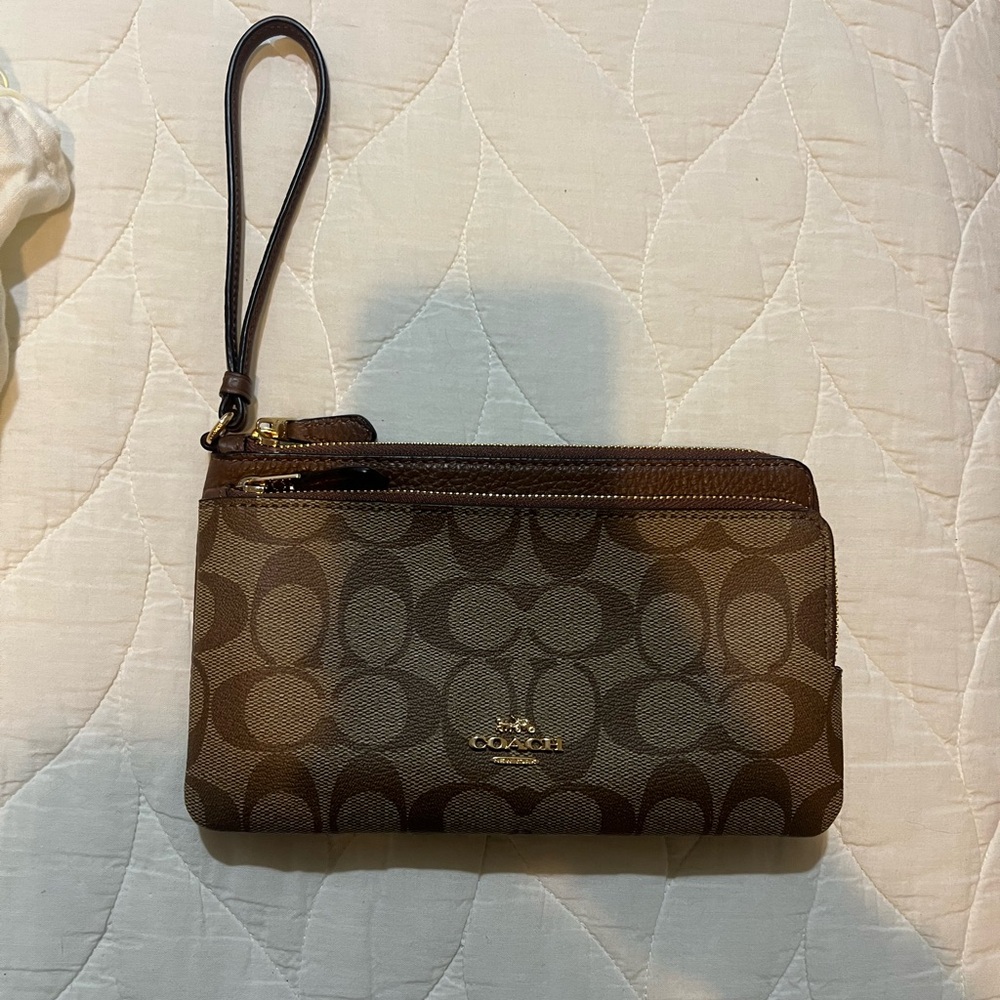 Coach 2 Zipper Wrislet in Like New Condition